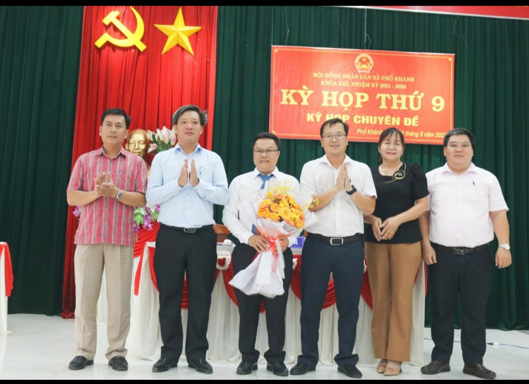 Ông Trần Duy Khánh giữ chức danh Chủ tịch UBND xã Phổ Khánh