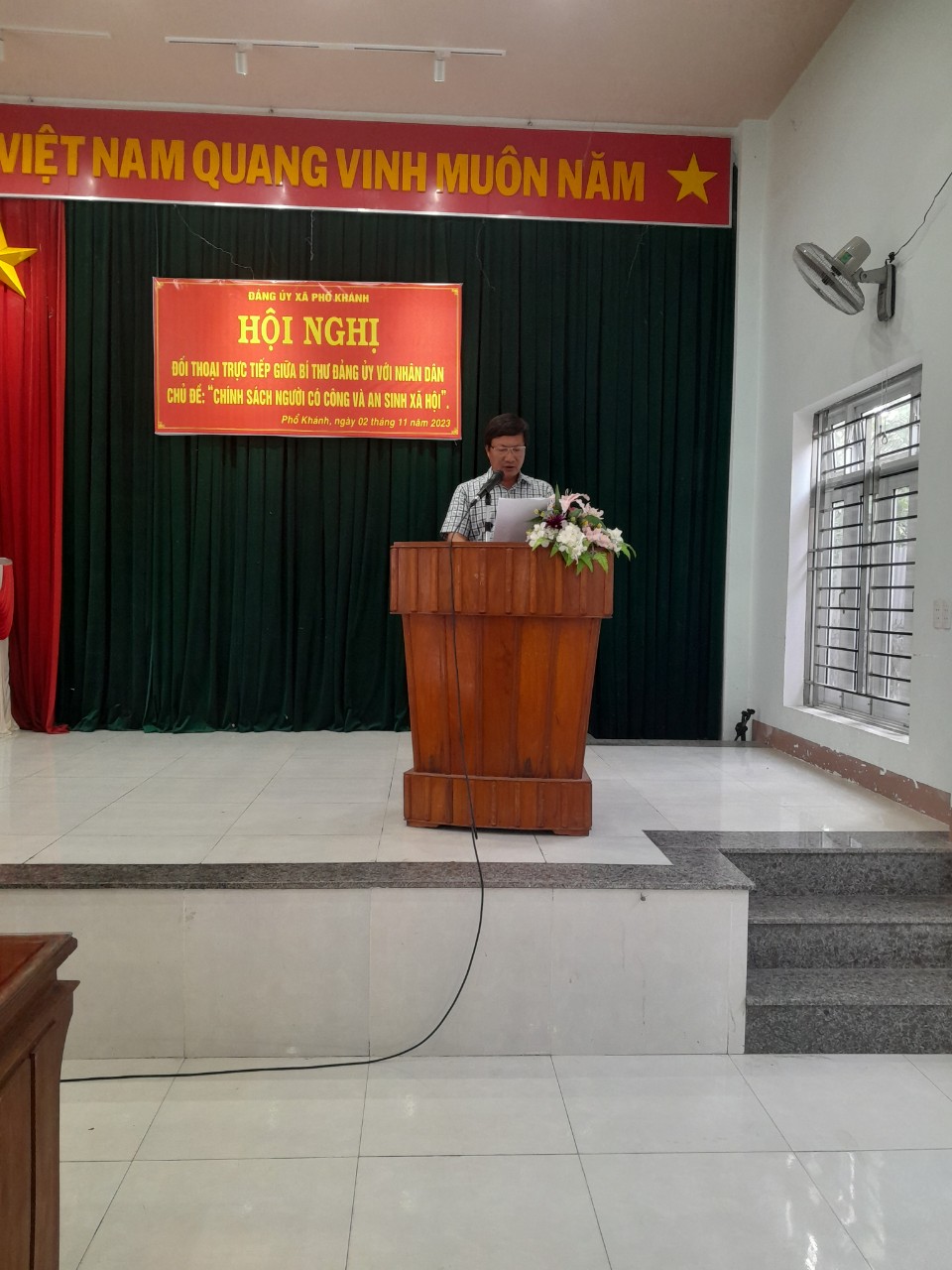 Bí thư Đảng ủy xã Phổ Khánh đối thoại trực tiếp với nhân dân